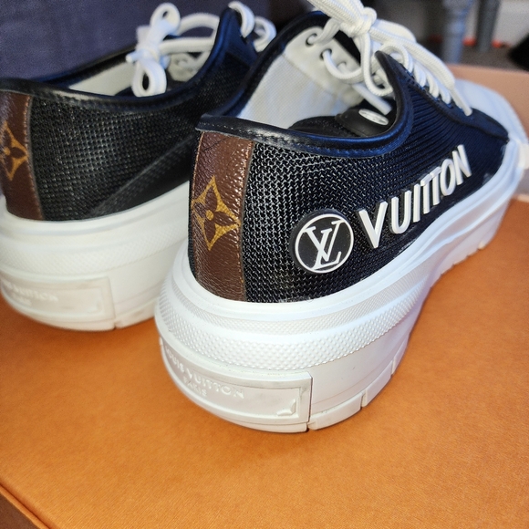 Luis Vuitton sneakers size 38 - Picture 4 of 6